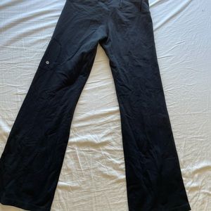 Women’s Lululemon size 6 boot cut